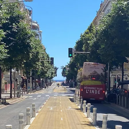 Centre: A 300m De La Et De La Promenade Des Apartament *