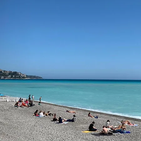 Centre: A 300m De La Et De La Promenade Des