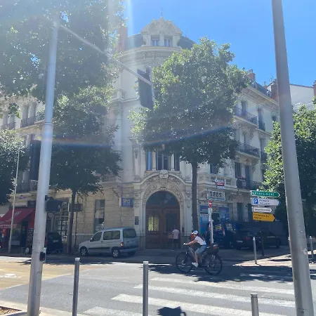 Centre: A 300m De La Et De La Promenade Des Apartment