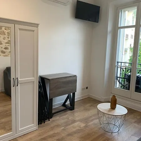 Centre: A 300m De La Et De La Promenade Des Apartment *